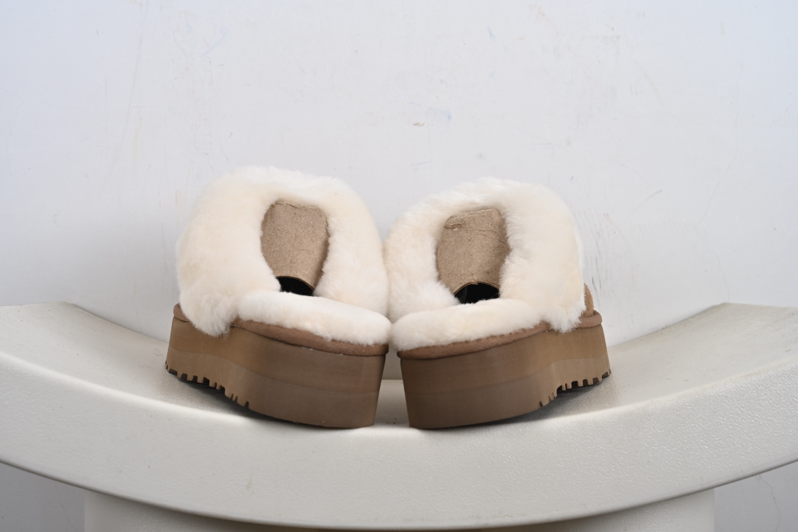 经典款 羊皮毛一体雪地靴 TREADLITE”轻翼”科技外底 1122550