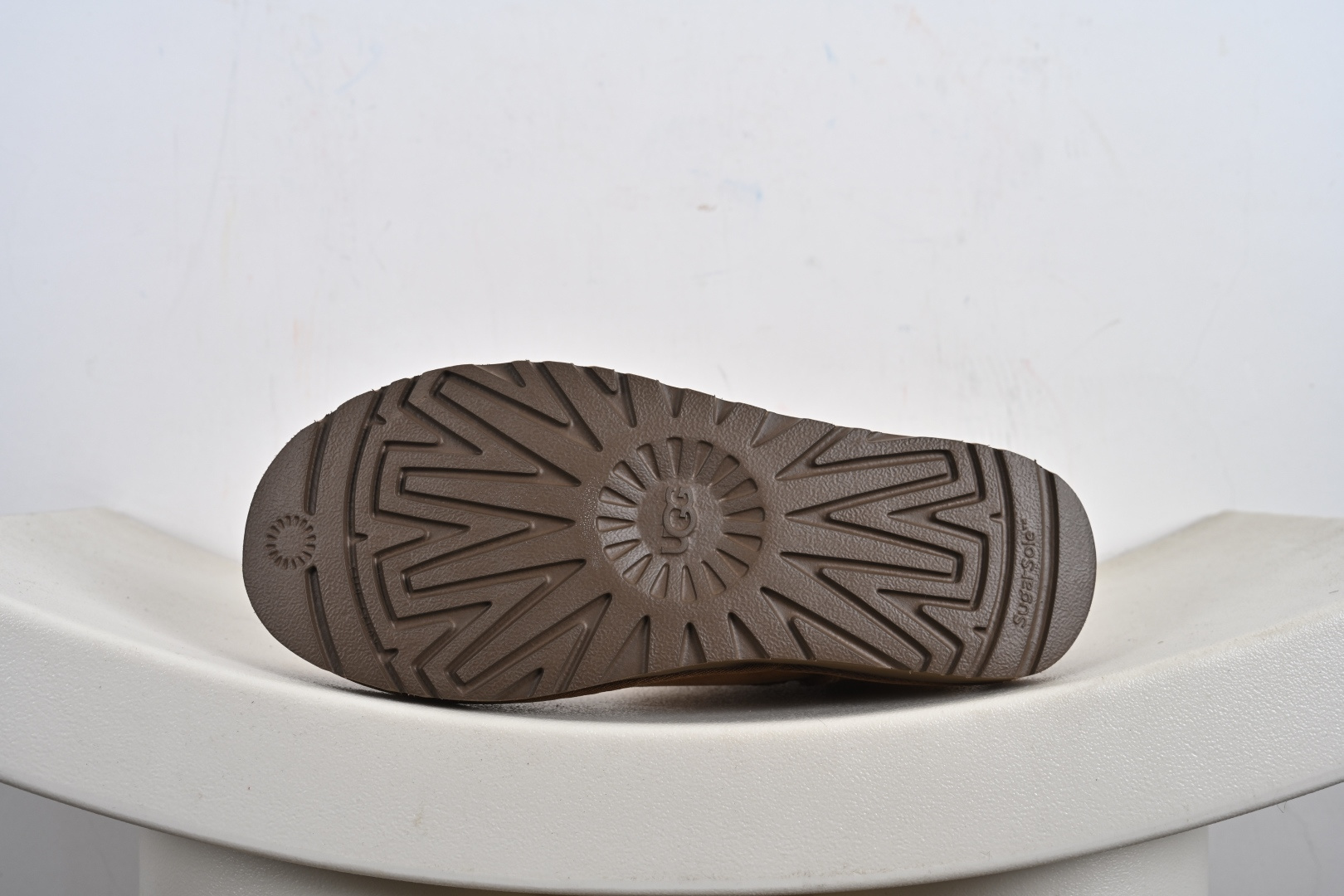 经典款 羊皮毛一体雪地靴 TREADLITE”轻翼”科技外底 1016222