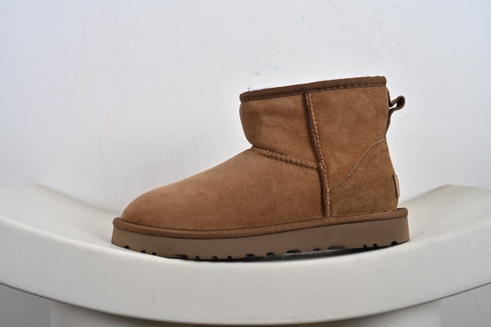 经典款 羊皮毛一体雪地靴 TREADLITE”轻翼”科技外底 1016222