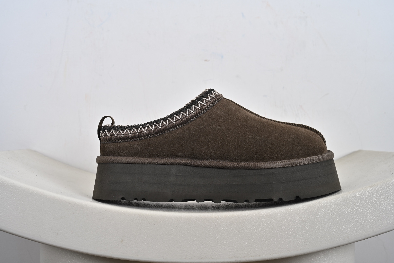 经典款 羊皮毛一体雪地靴 TREADLITE”轻翼”科技外底 1122553