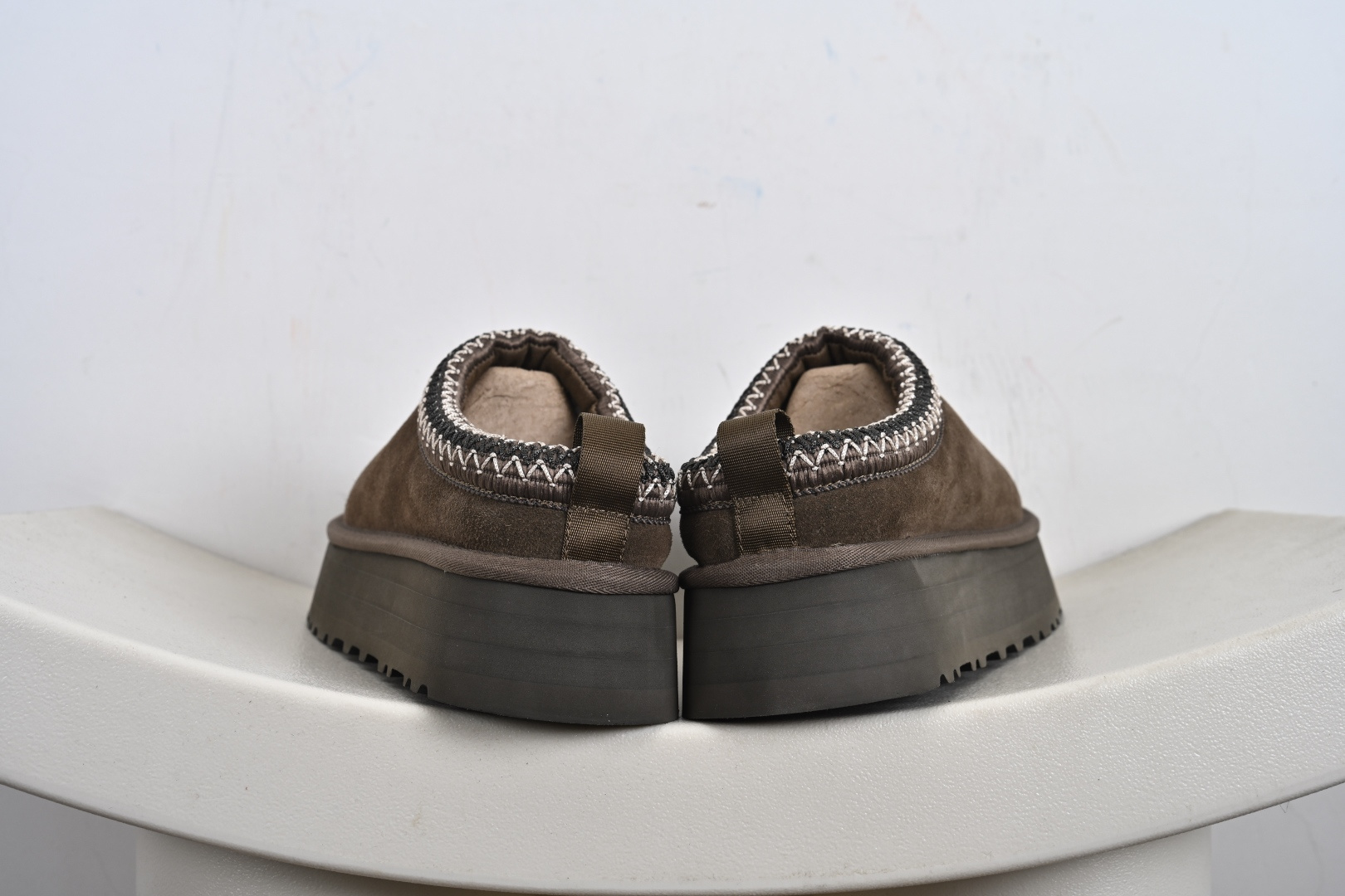 经典款 羊皮毛一体雪地靴 TREADLITE”轻翼”科技外底 1122553