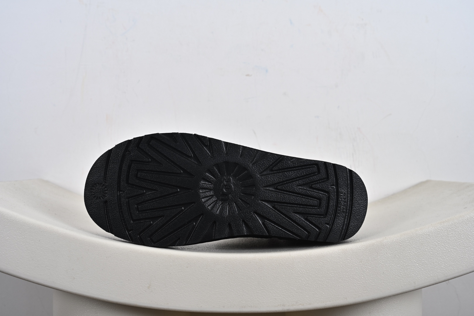 经典款 羊皮毛一体雪地靴 TREADLITE”轻翼”科技外底 1016501