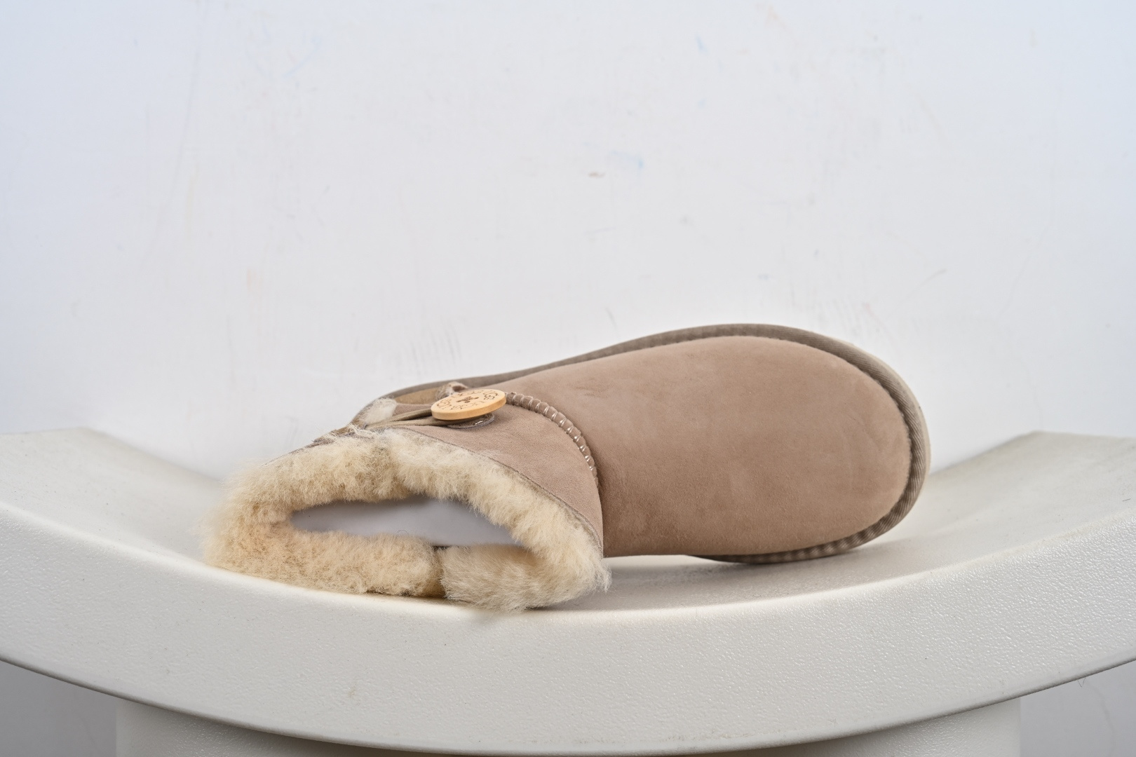 经典款 羊皮毛一体雪地靴 TREADLITE”轻翼”科技外底 1016422