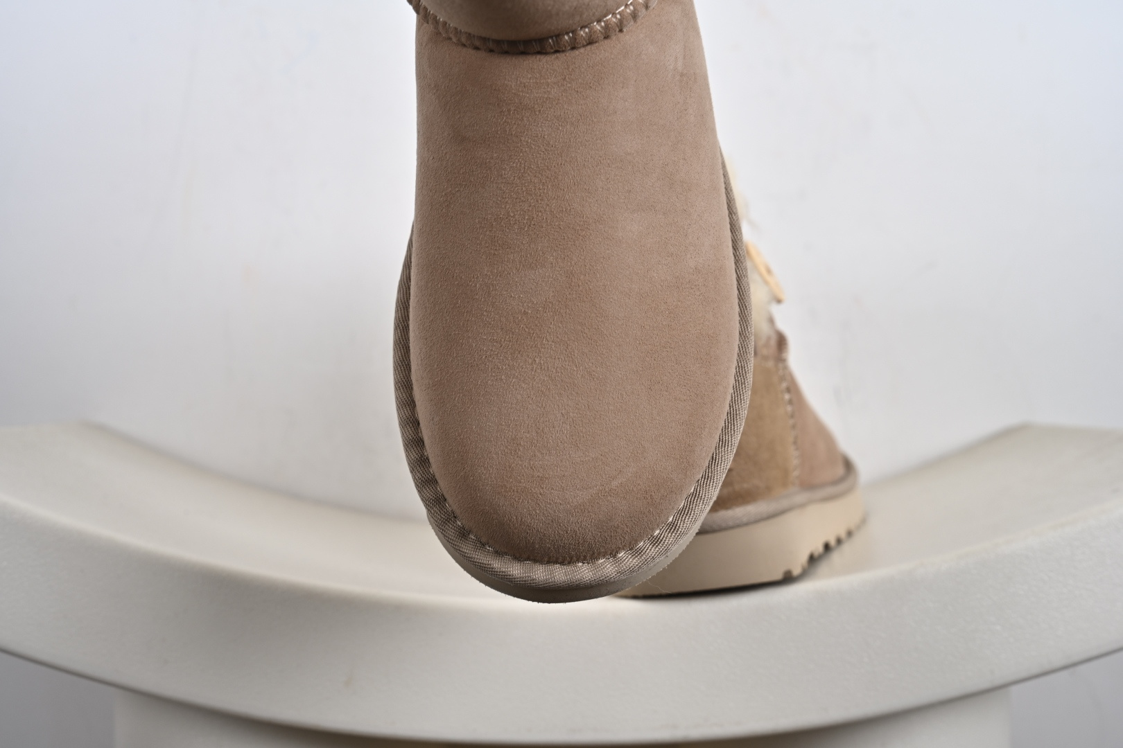 经典款 羊皮毛一体雪地靴 TREADLITE”轻翼”科技外底 1016422