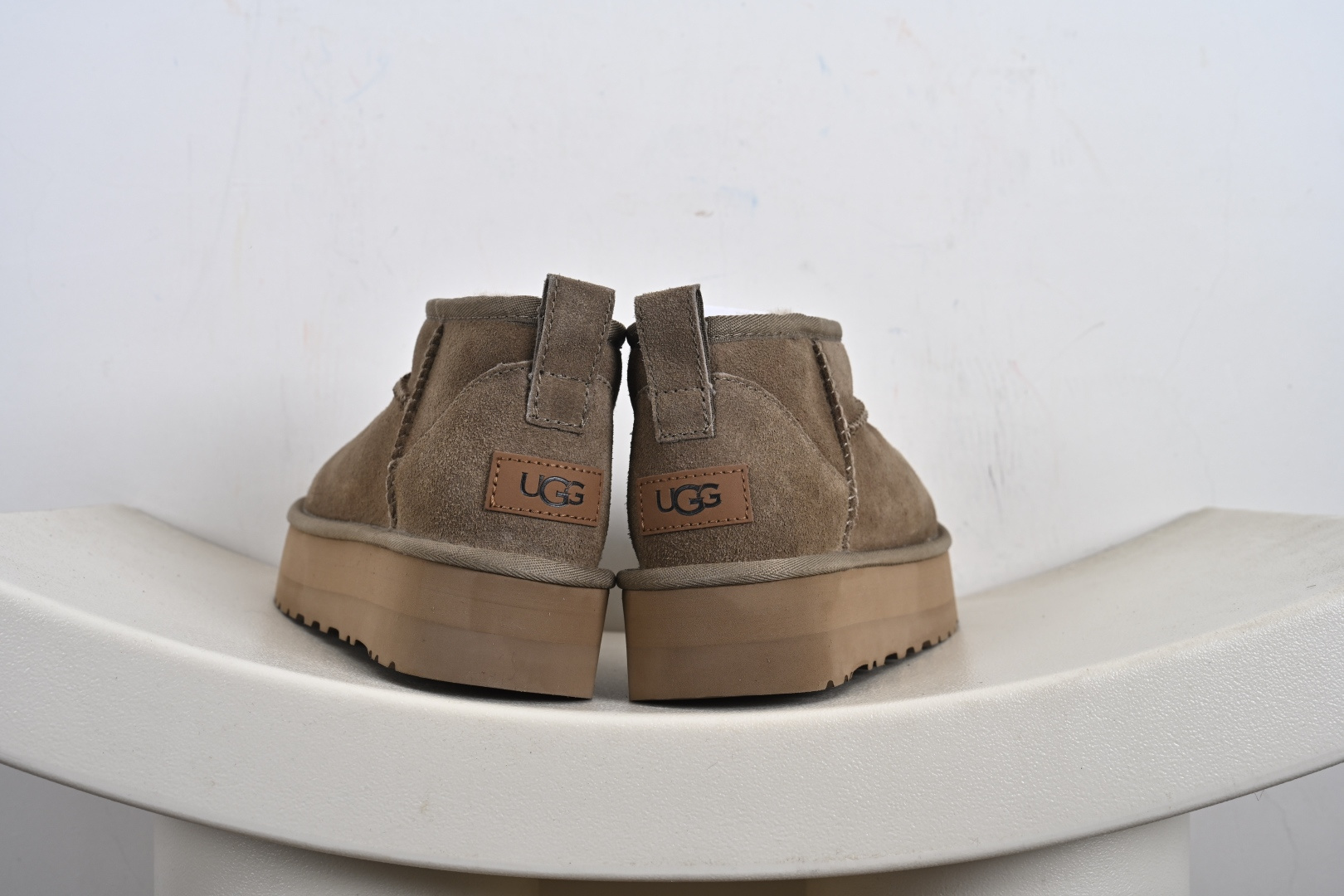 经典款 羊皮毛一体雪地靴 TREADLITE”轻翼”科技外底 1135092