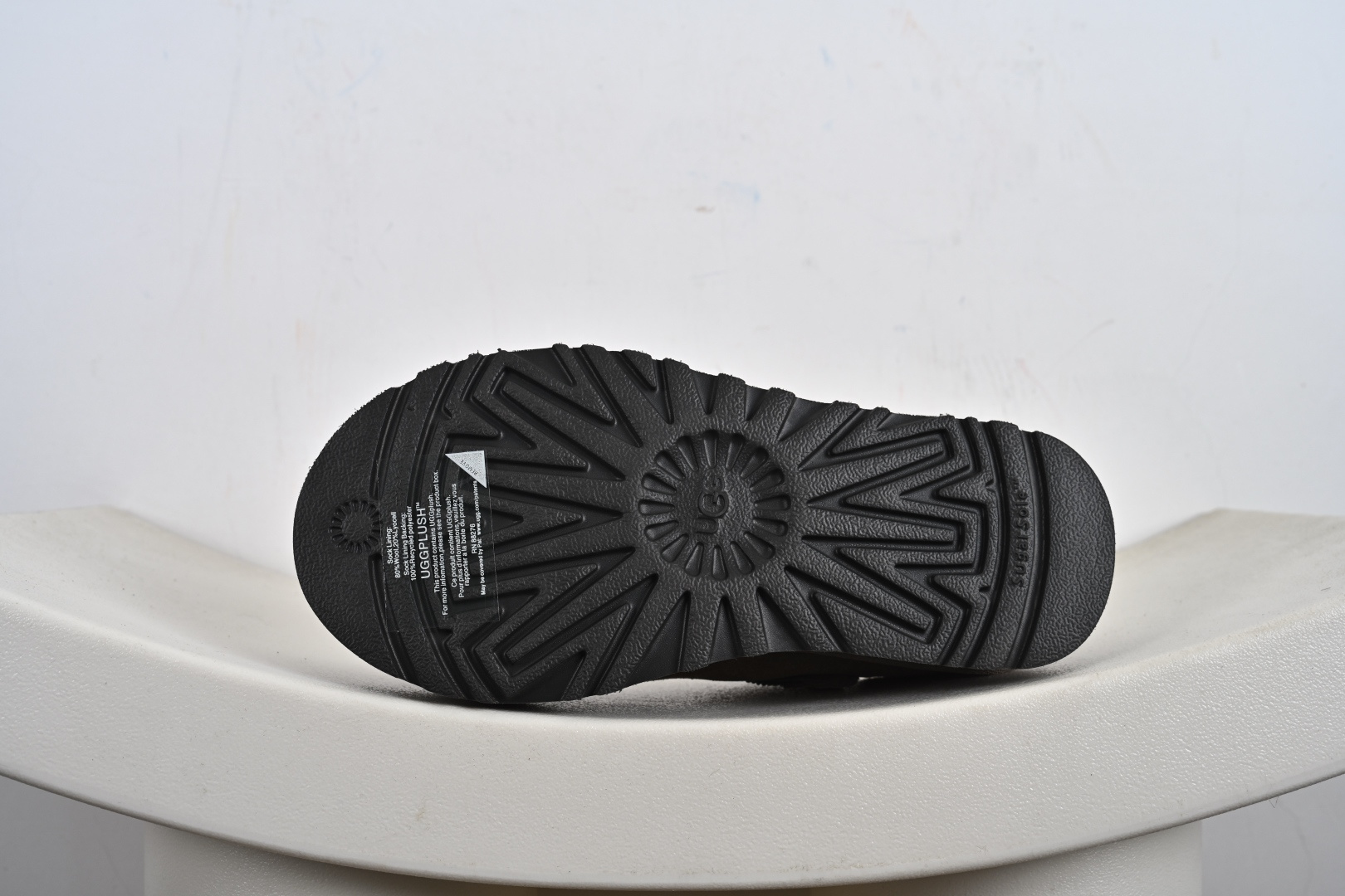 经典款 羊皮毛一体雪地靴 TREADLITE”轻翼”科技外底 1122553