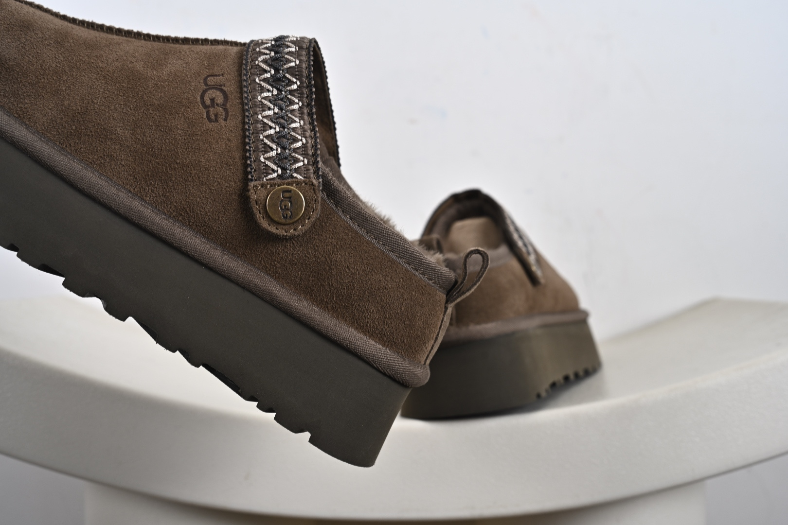 经典款 羊皮毛一体雪地靴 TREADLITE”轻翼”科技外底 1122553