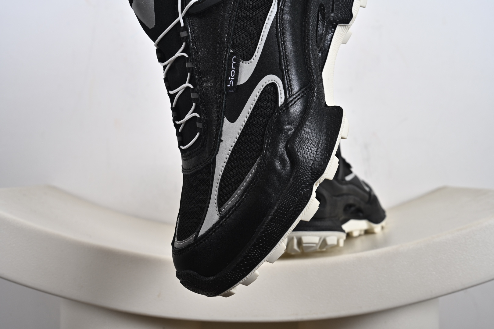 ECCO爱步登山鞋男款 舒适户外运动越野跑鞋健步BIOMC踪迹系列 803254