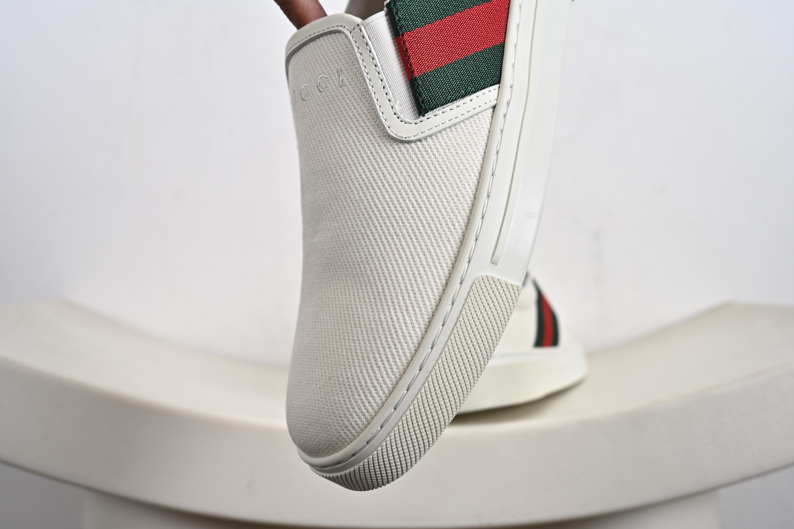 古驰系列 古驰/GUCCI YY 古驰小白鞋板鞋 602129-04GG-O9085 Gucci小蜜蜂 经典款板鞋