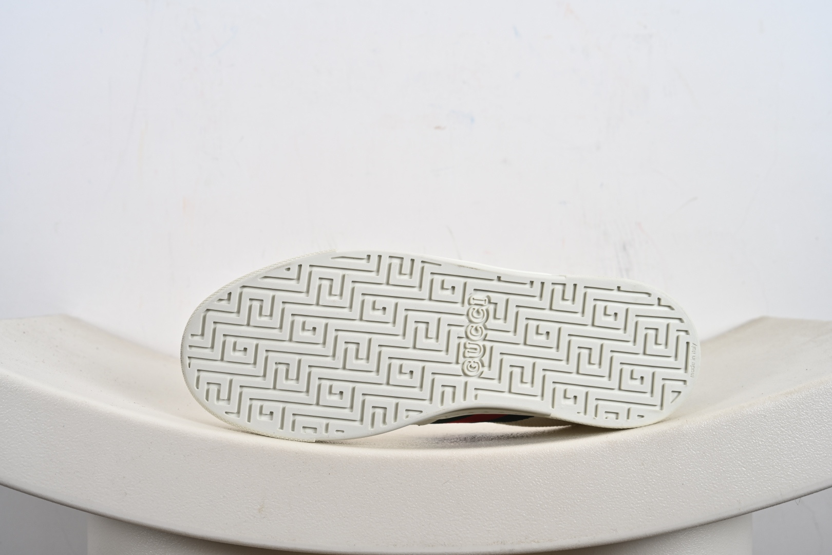 古驰系列 古驰/GUCCI YY 古驰小白鞋板鞋 602129-04GG-O9085 Gucci小蜜蜂 经典款板鞋