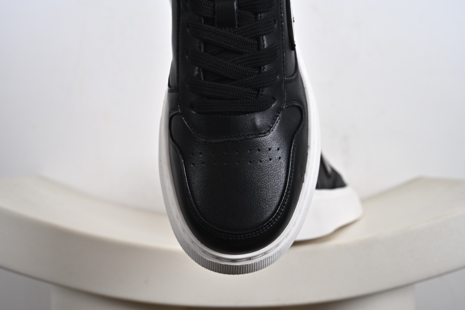 意大利高奢品牌·PRADA普拉达运动板鞋百搭休闲小白鞋系列