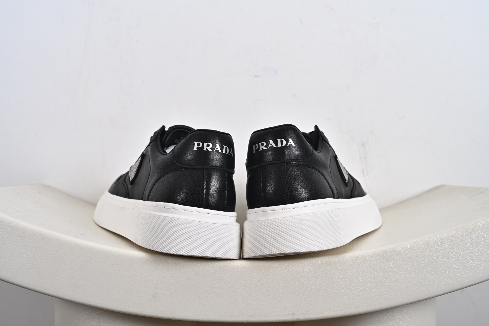 意大利高奢品牌·PRADA普拉达运动板鞋百搭休闲小白鞋系列