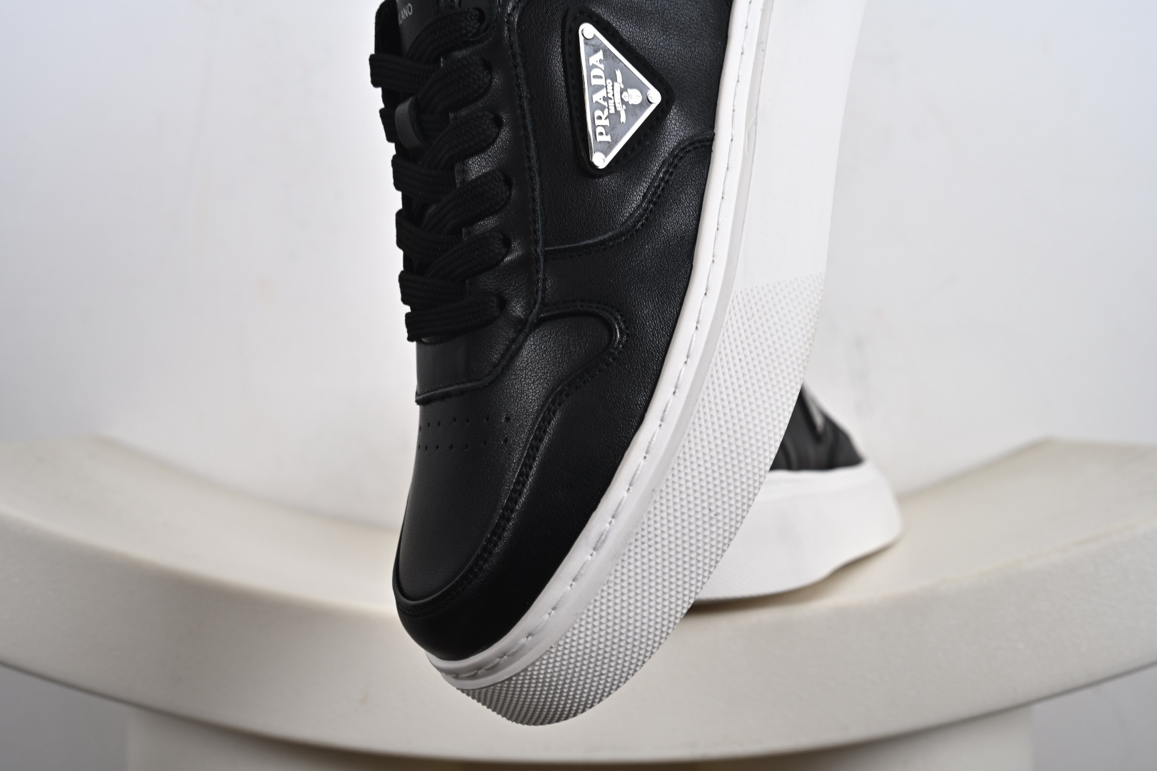 意大利高奢品牌·PRADA普拉达运动板鞋百搭休闲小白鞋系列