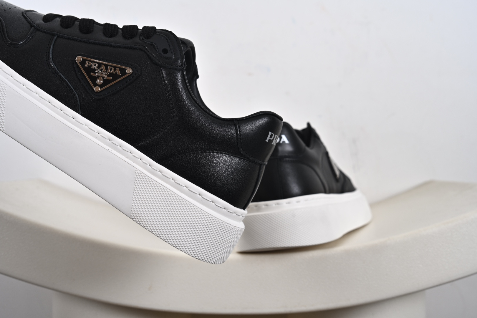 意大利高奢品牌·PRADA普拉达运动板鞋百搭休闲小白鞋系列