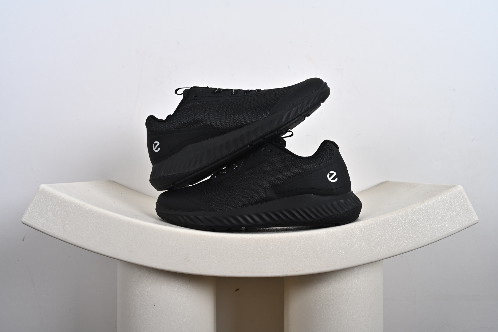 ECCO爱步登山鞋男款 舒适户外运动越野跑鞋健步BIOMC踪迹系列 多种材质拼接鞋面 875825