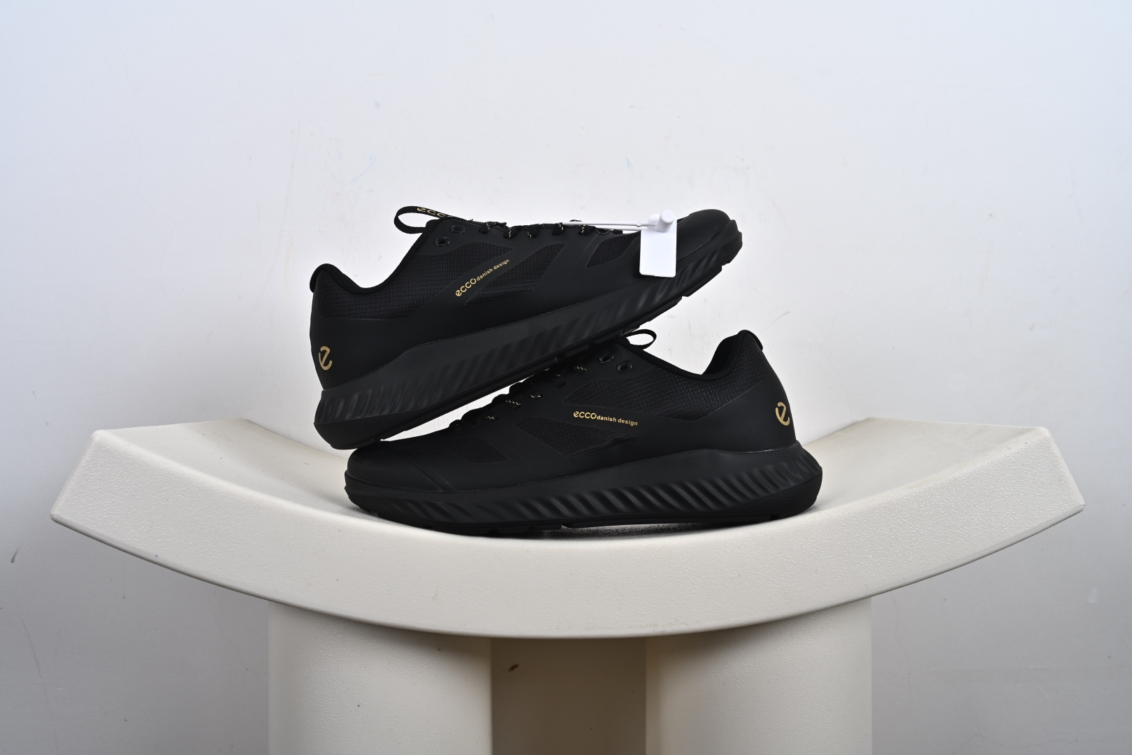 ECCO爱步登山鞋男款 舒适户外运动越野跑鞋健步BIOMC踪迹系列 多种材质拼接鞋面 875825