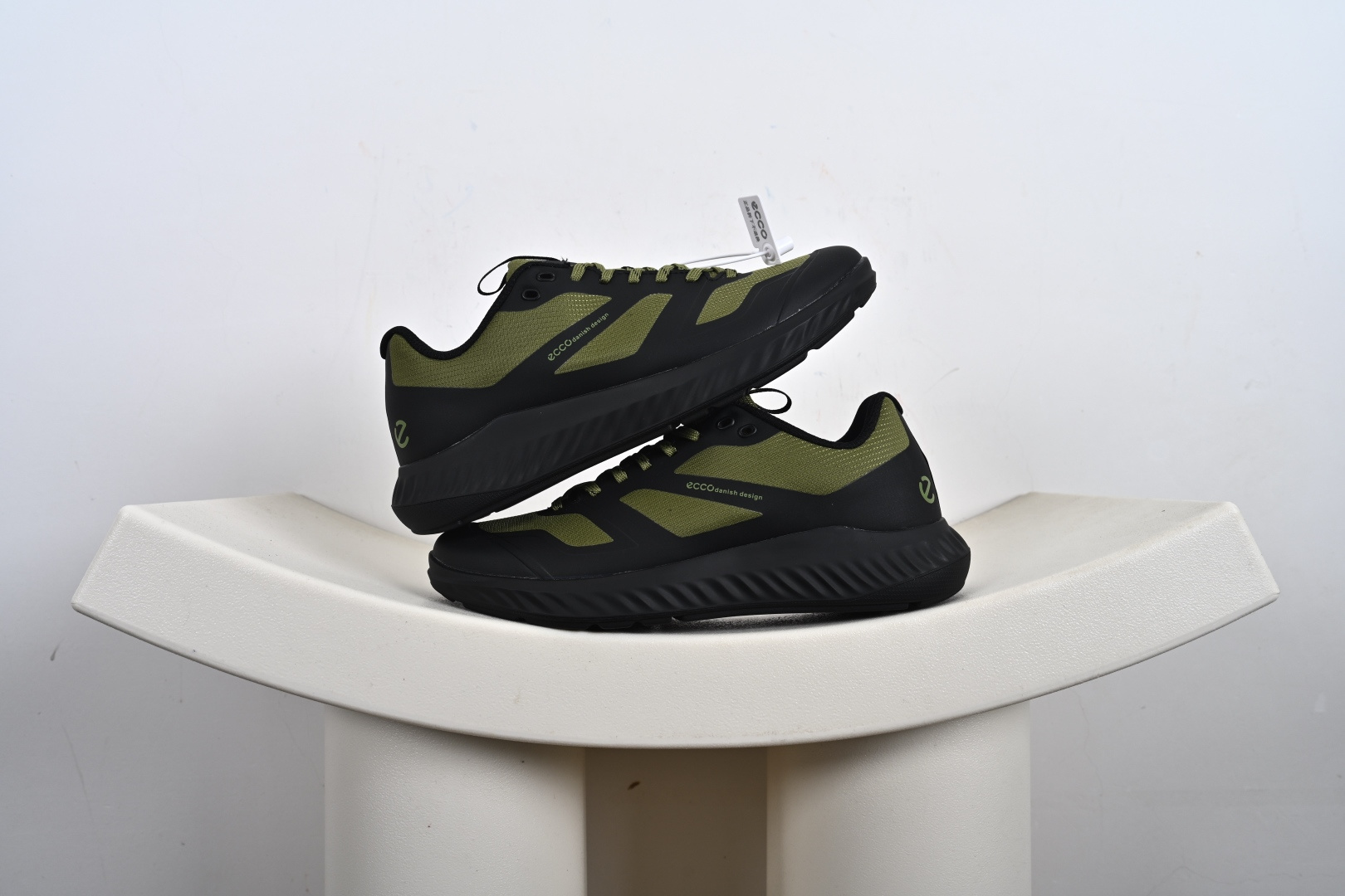 ECCO爱步登山鞋男款 舒适户外运动越野跑鞋健步BIOMC踪迹系列 多种材质拼接鞋面 875825