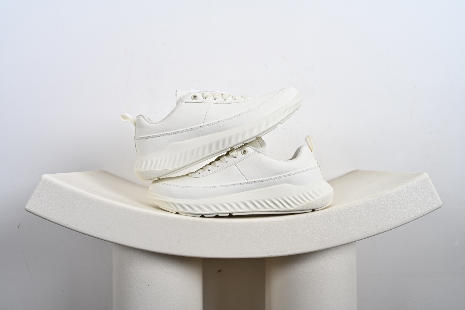 ECCO爱步登山鞋男款 舒适户外运动越野跑鞋健步BIOMC踪迹系列 多种材质拼接鞋面 875825