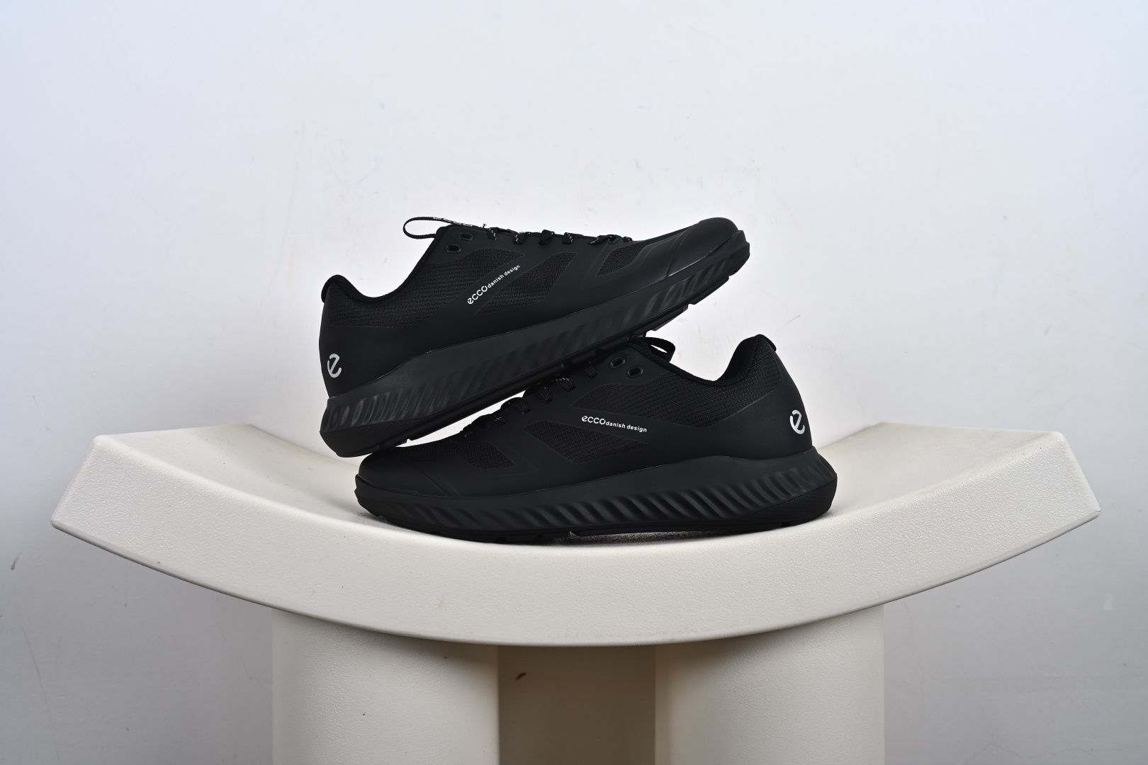 ECCO爱步登山鞋男款 舒适户外运动越野跑鞋健步BIOMC踪迹系列 多种材质拼接鞋面 875825