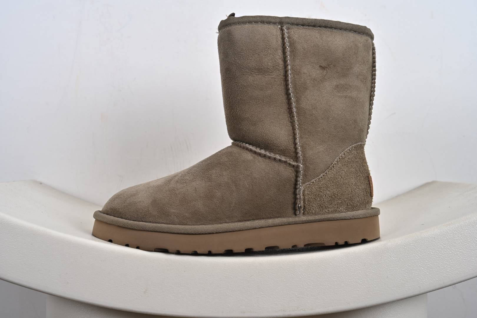 经典款 羊皮毛一体雪地靴 TREADLITE”轻翼”科技外底 1016223