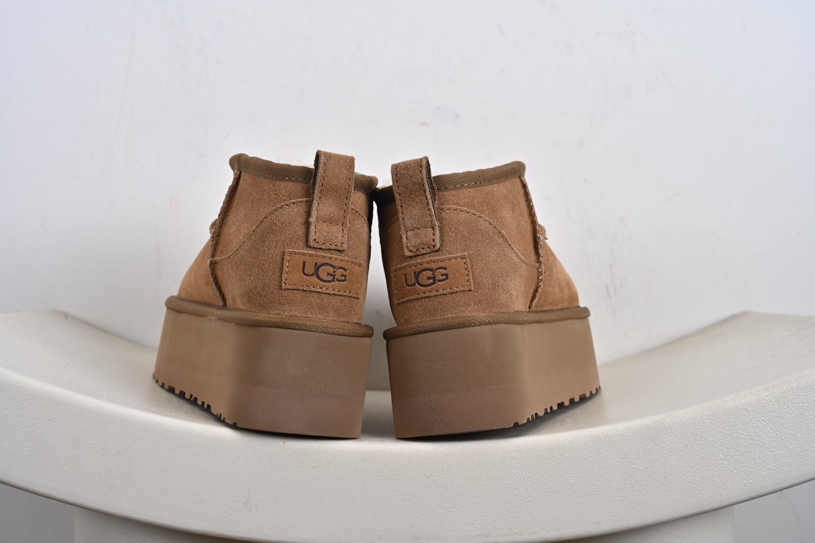 经典款 羊皮毛一体雪地靴 TREADLITE”轻翼”科技外底 1135092