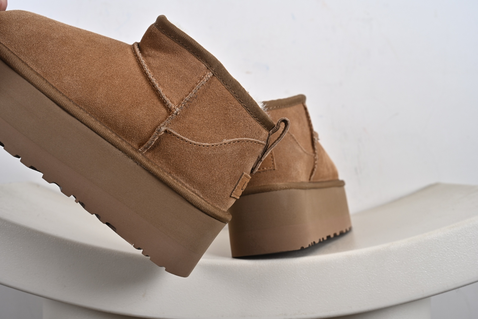 经典款 羊皮毛一体雪地靴 TREADLITE”轻翼”科技外底 1135092