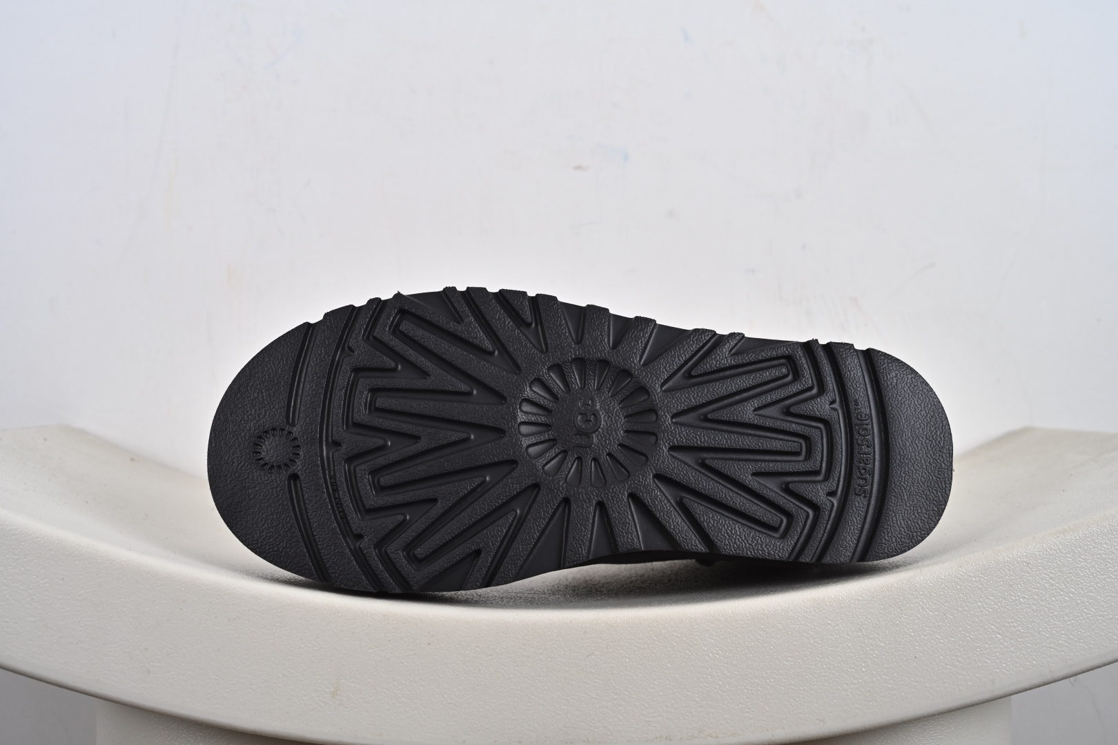 经典款 羊皮毛一体雪地靴 TREADLITE”轻翼”科技外底 1168170