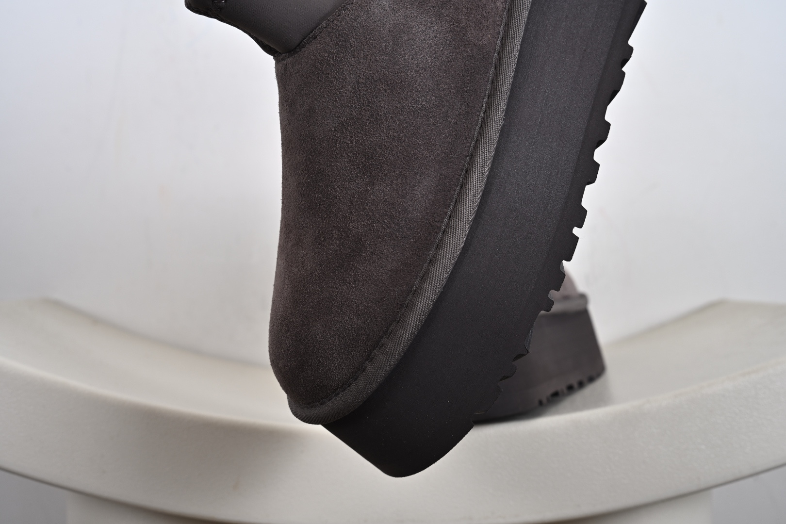 经典款 羊皮毛一体雪地靴 TREADLITE”轻翼”科技外底 1168170