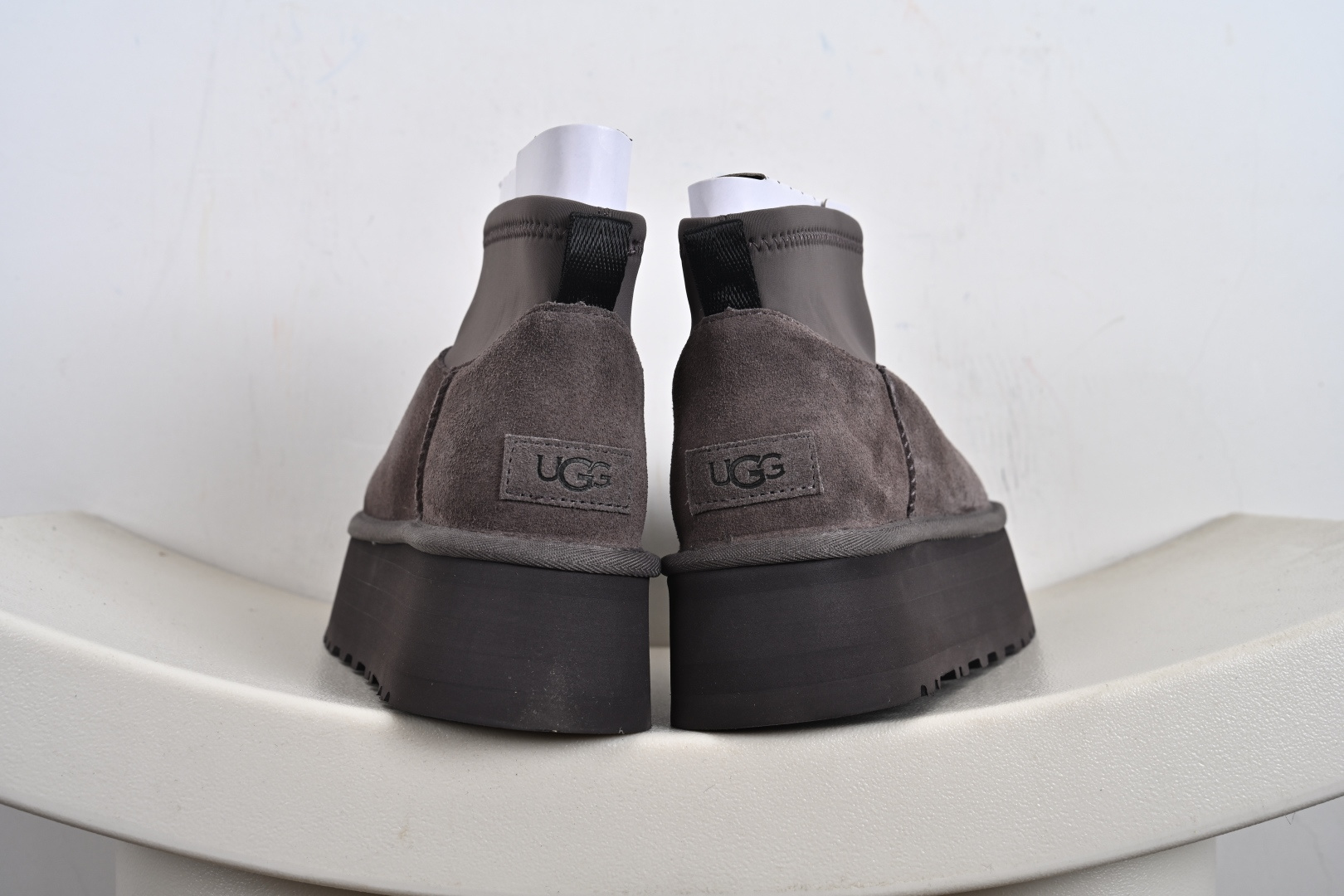 经典款 羊皮毛一体雪地靴 TREADLITE”轻翼”科技外底 1168170