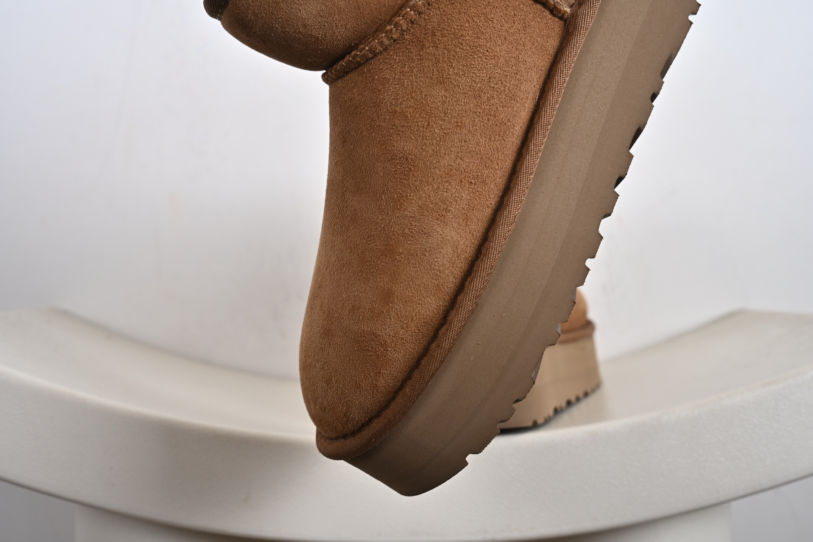 经典款 羊皮毛一体雪地靴 TREADLITE”轻翼”科技外底 1134991