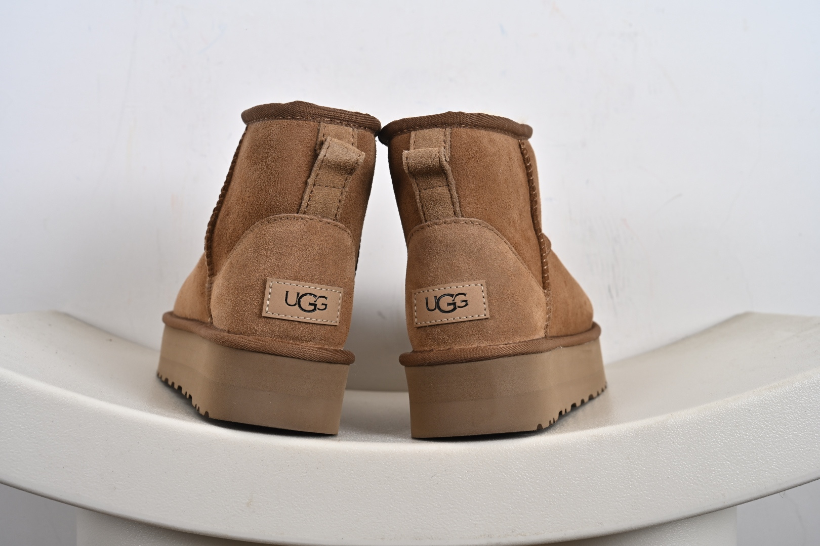 经典款 羊皮毛一体雪地靴 TREADLITE”轻翼”科技外底 1134991