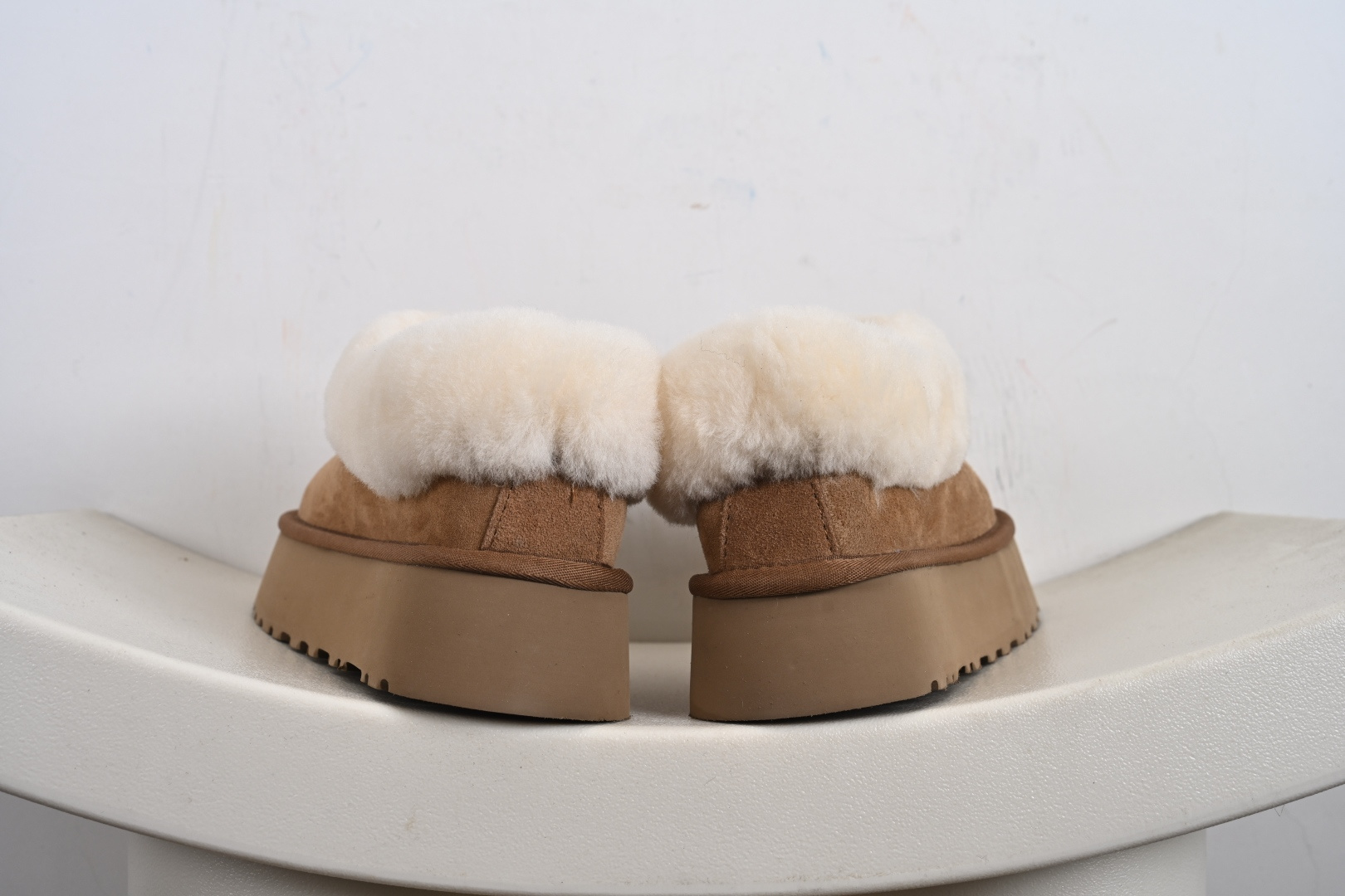 经典款 羊皮毛一体雪地靴 TREADLITE”轻翼”科技外底 1134810