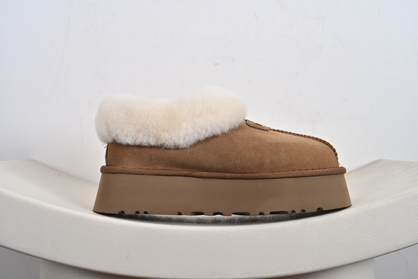 经典款 羊皮毛一体雪地靴 TREADLITE”轻翼”科技外底 1134810