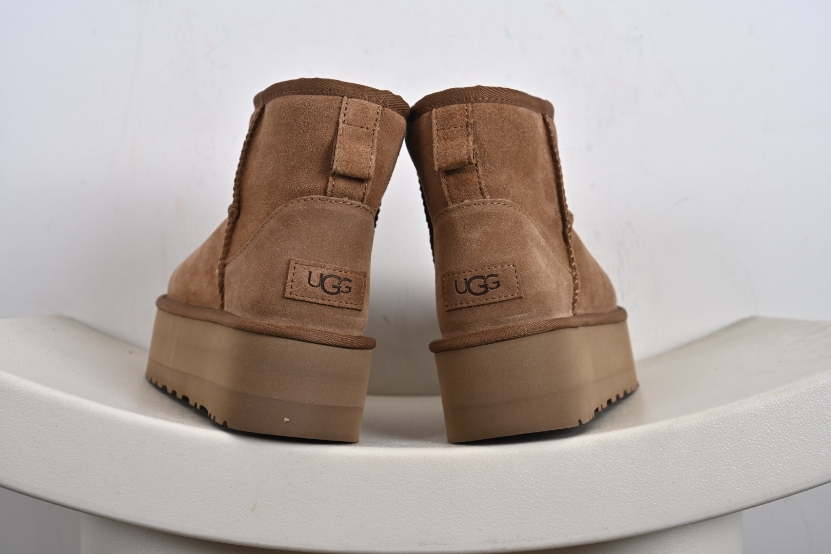 经典款 羊皮毛一体雪地靴 TREADLITE”轻翼”科技外底 1134991