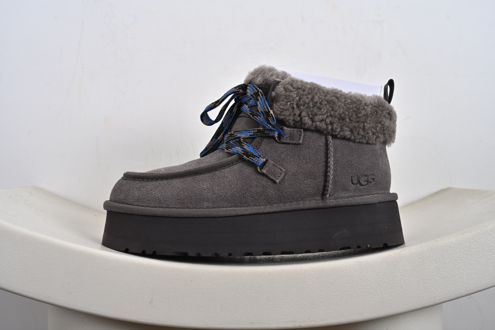 羊皮毛一体雪地靴 外贸 TREADLITE”轻翼”科技外底 1143954