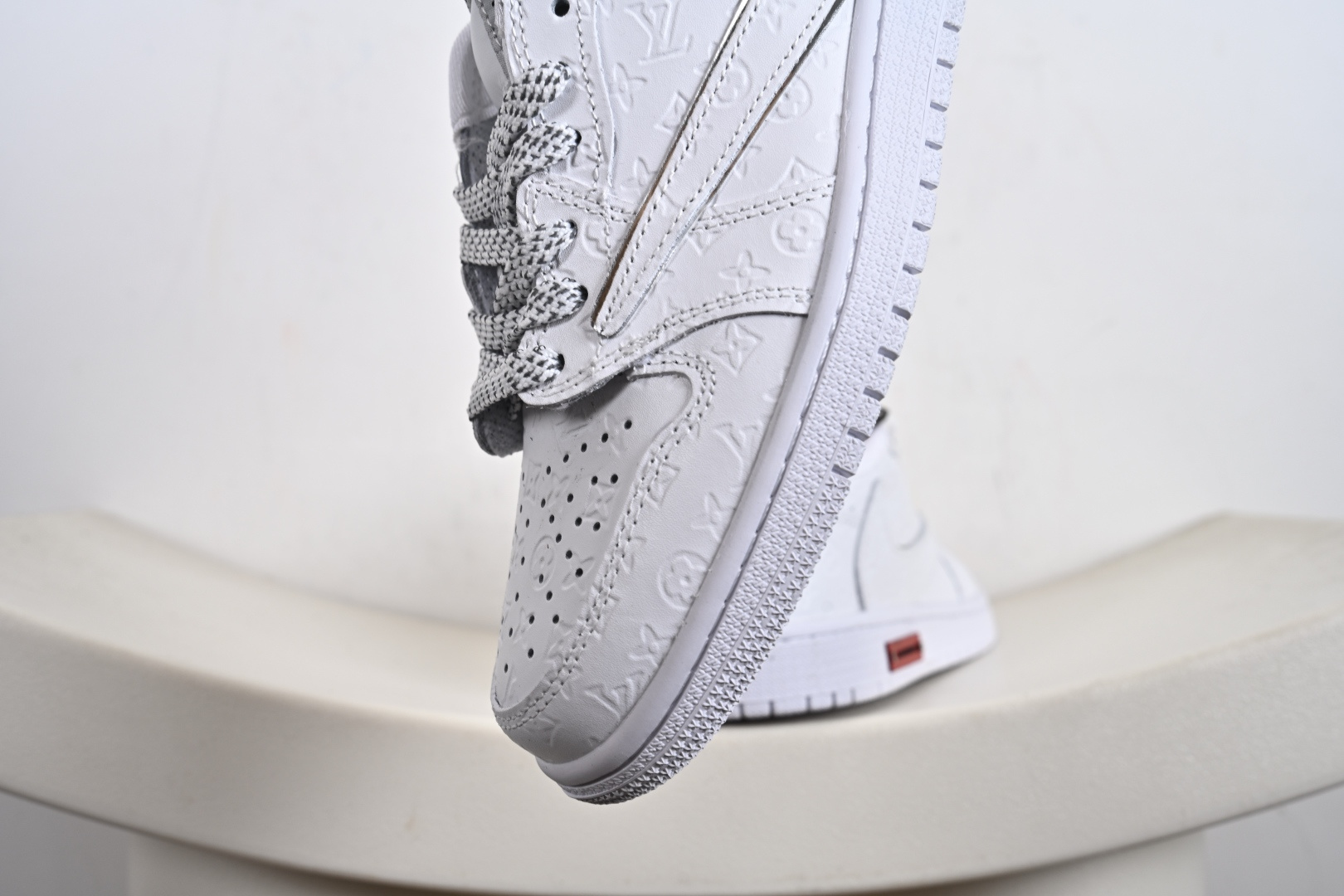 Travis Scott x Fragment Design x Jordan Air Jordan 1 Low OG SP “路易威登LV联名---纯白LV倒钩立体印花” XS2025-076