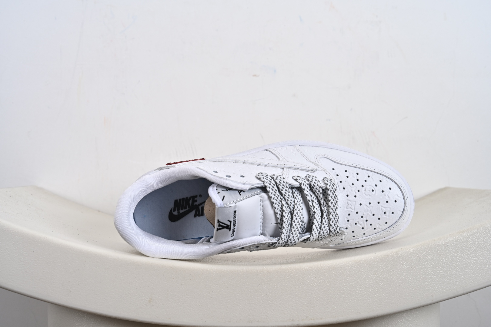 Travis Scott x Fragment Design x Jordan Air Jordan 1 Low OG SP “路易威登LV联名---纯白LV倒钩立体印花” XS2025-076