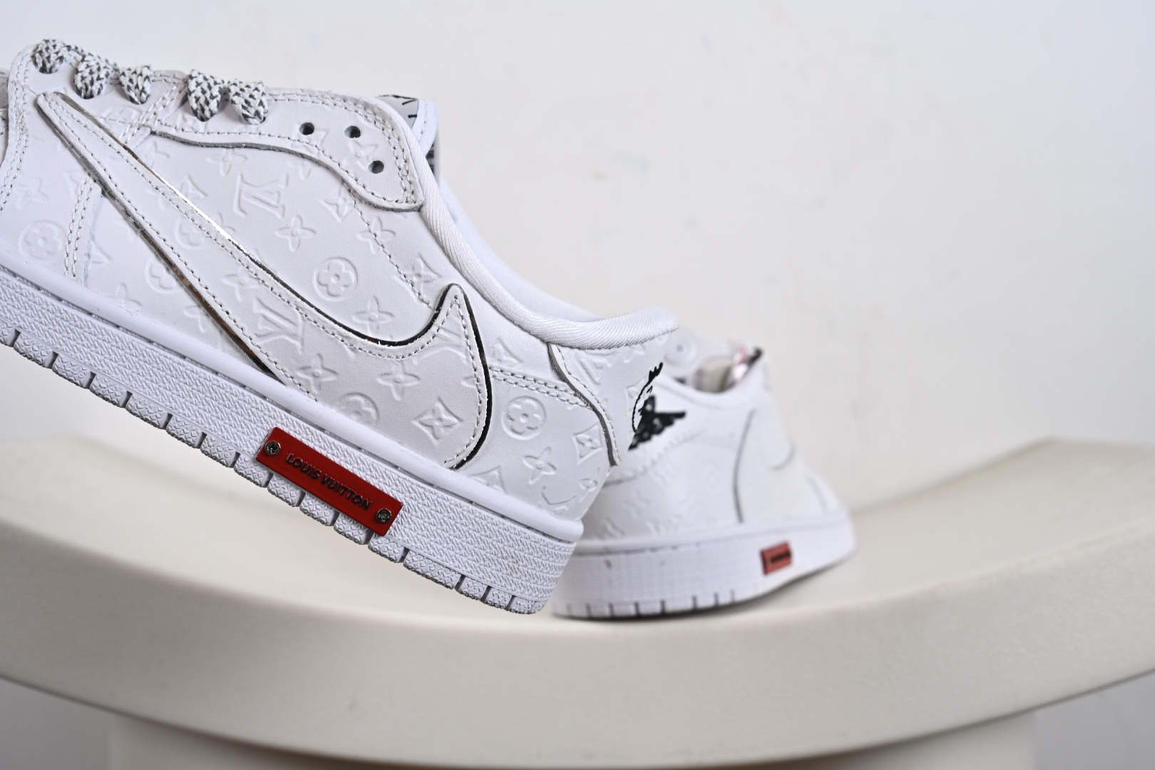 Travis Scott x Fragment Design x Jordan Air Jordan 1 Low OG SP “路易威登LV联名---纯白LV倒钩立体印花” XS2025-076