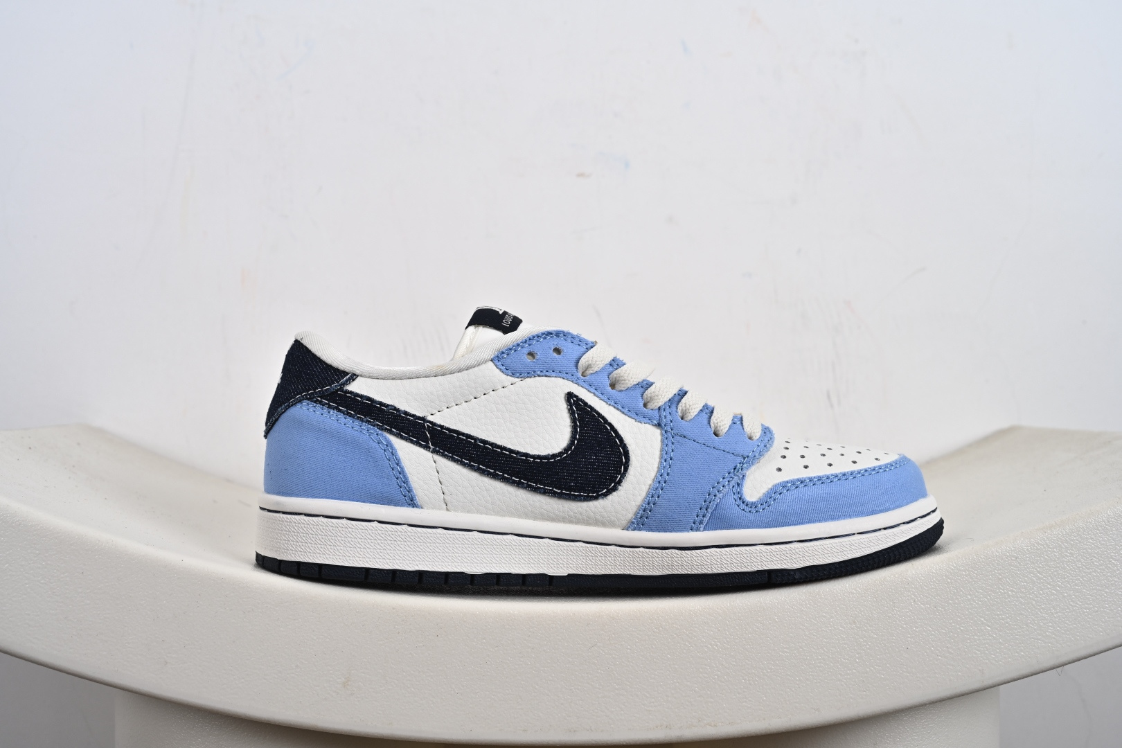 Travis Scott x Fragment Design x Jordan Air Jordan 1 Low OG SP “LV联名-米蓝牛仔布” JW1188-146
