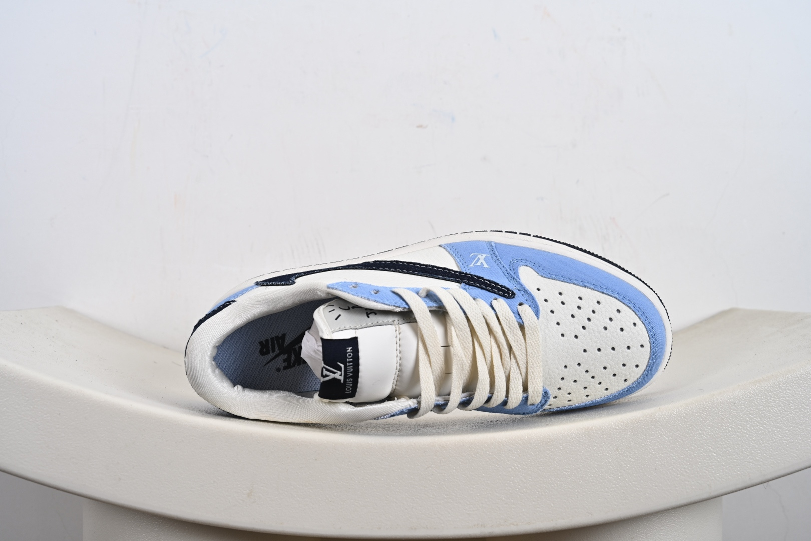 Travis Scott x Fragment Design x Jordan Air Jordan 1 Low OG SP “LV联名-米蓝牛仔布” JW1188-146