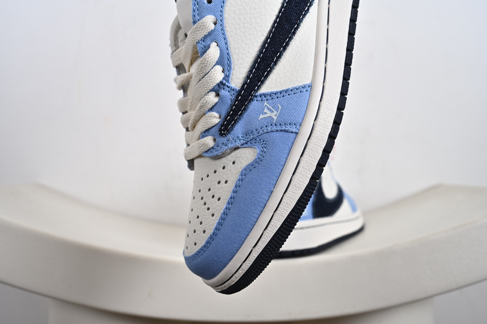 Travis Scott x Fragment Design x Jordan Air Jordan 1 Low OG SP “LV联名-米蓝牛仔布” JW1188-146