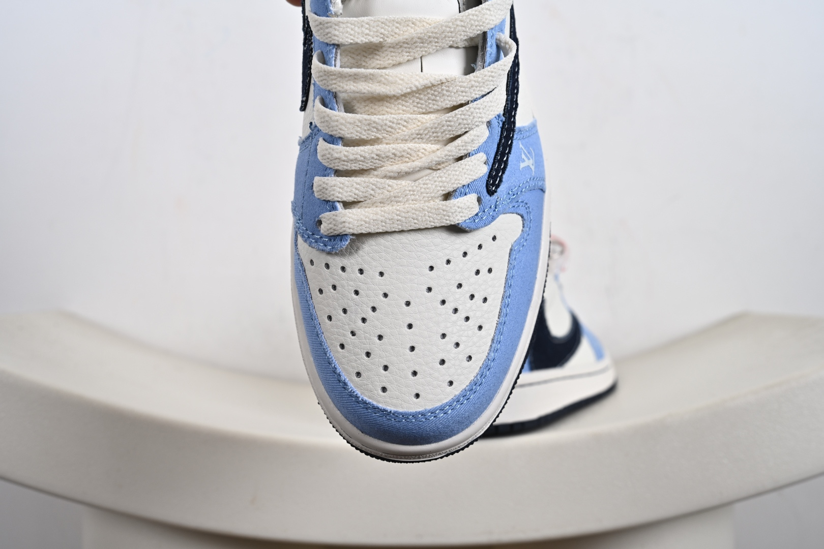 Travis Scott x Fragment Design x Jordan Air Jordan 1 Low OG SP “LV联名-米蓝牛仔布” JW1188-146