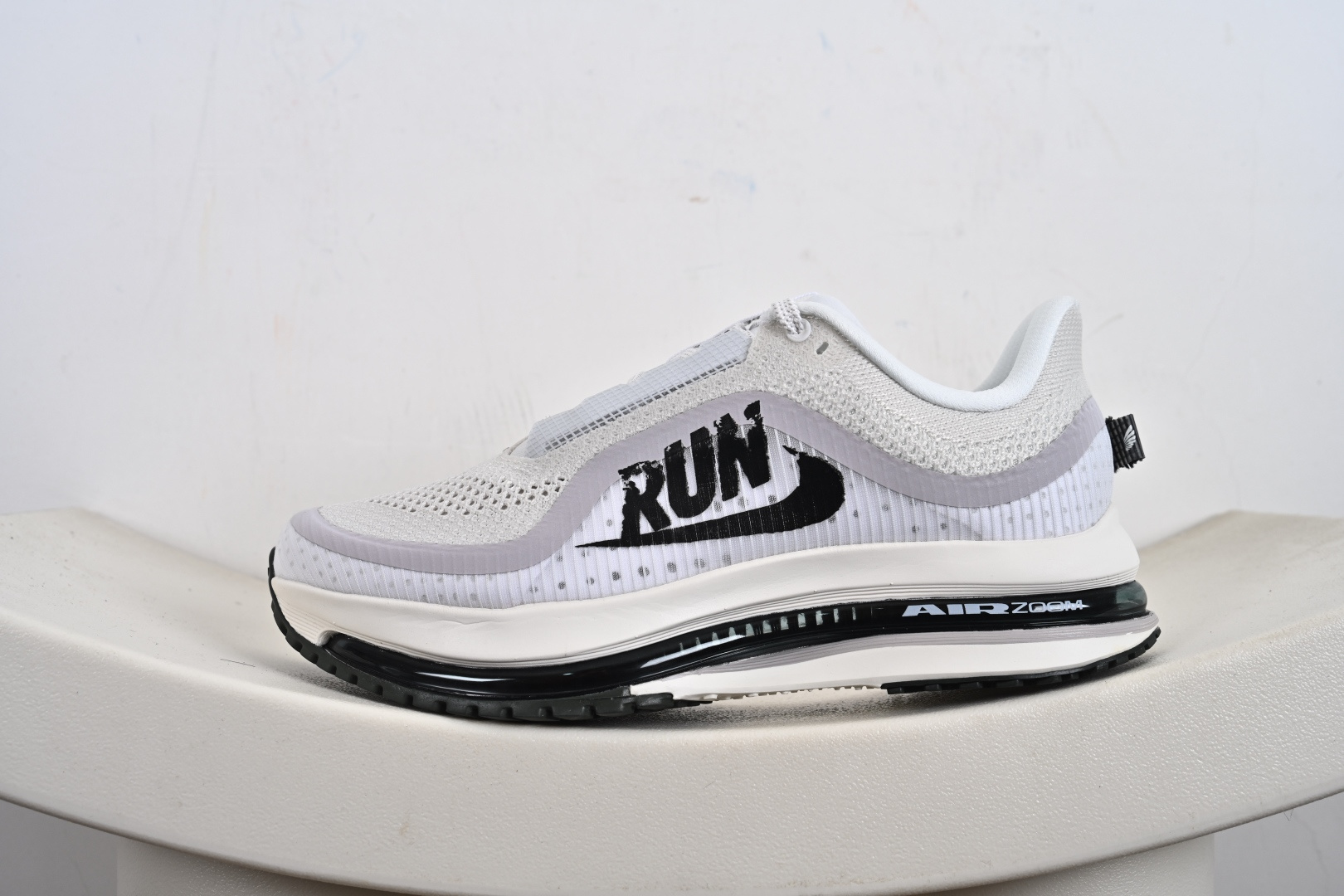 Nike Air Zoom Pegasus Premium 耐克新款气垫缓震休闲跑步鞋 IH2288-001