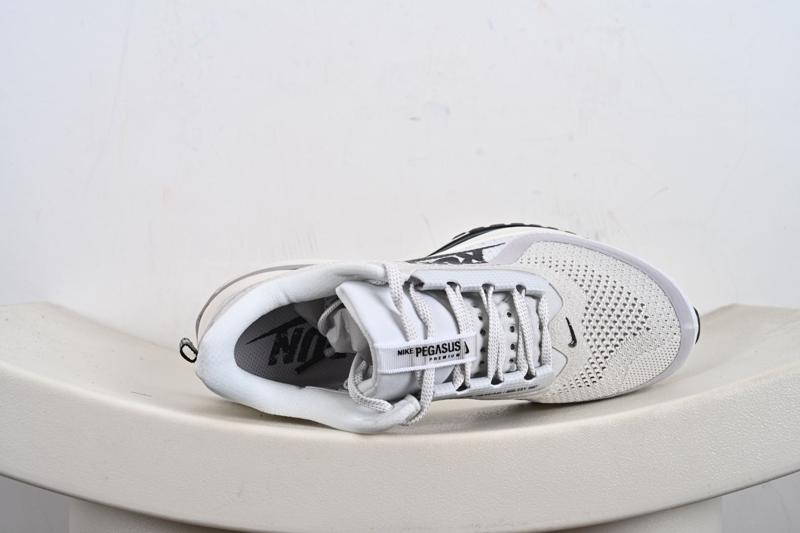 Nike Air Zoom Pegasus Premium 耐克新款气垫缓震休闲跑步鞋 IH2288-001