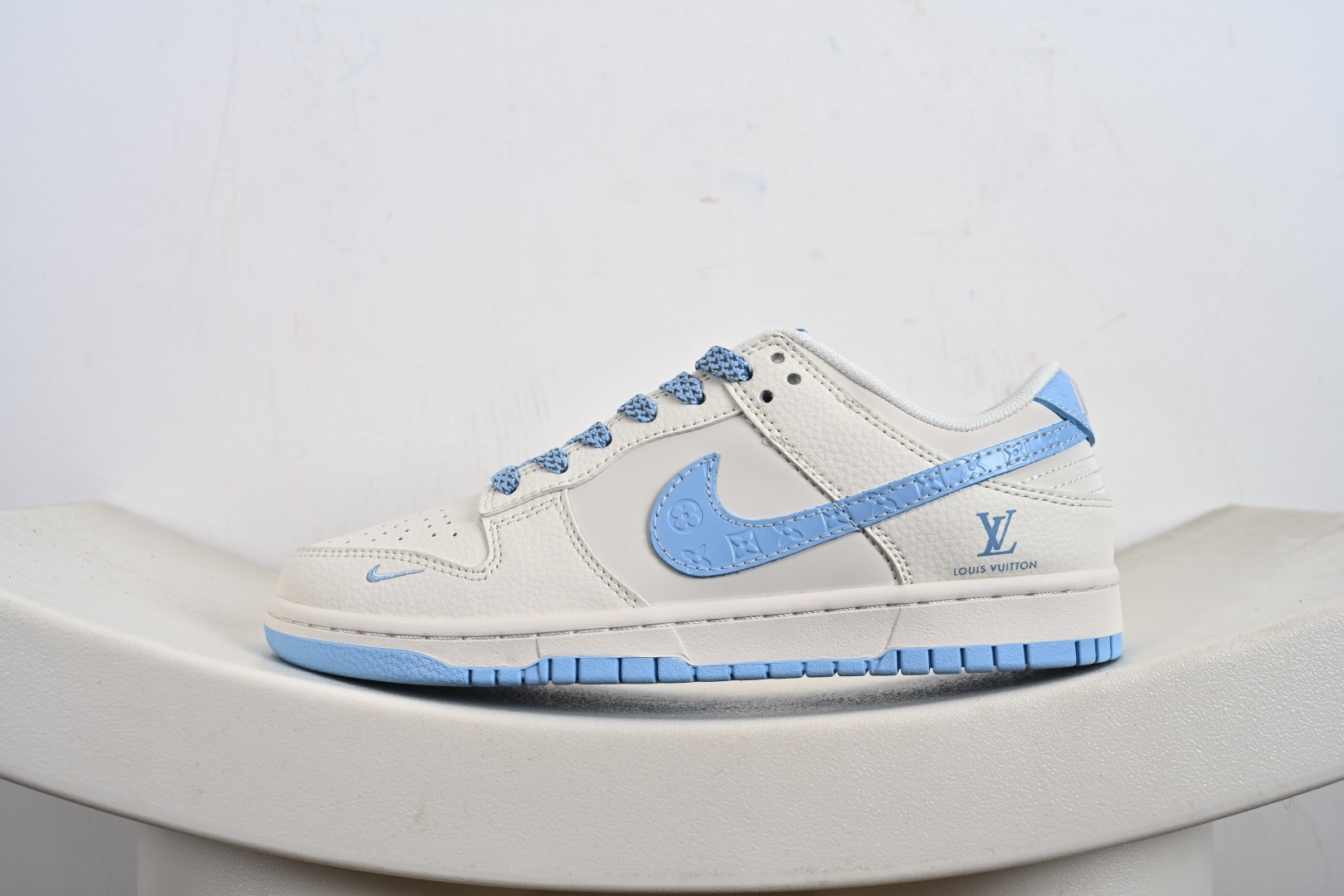 定制版NK SB Dunk Low 联名 米白冰蓝印花 周年高端定制 低帮休闲板鞋 JP1628-015