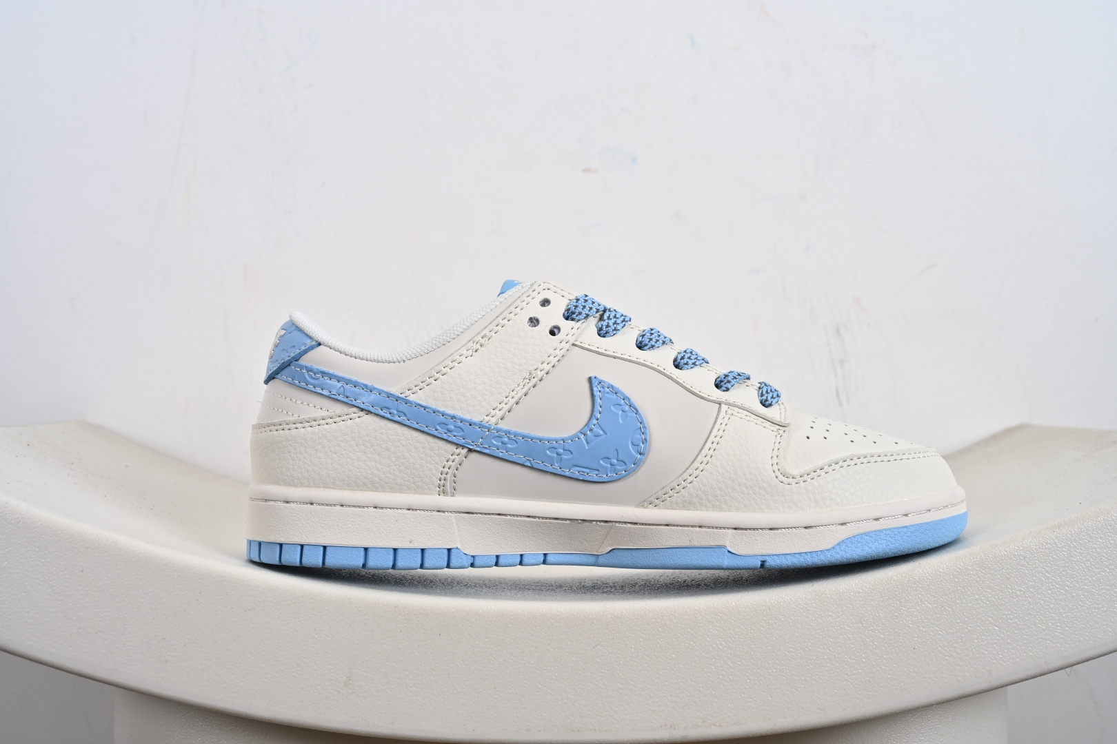 定制版NK SB Dunk Low 联名 米白冰蓝印花 周年高端定制 低帮休闲板鞋 JP1628-015