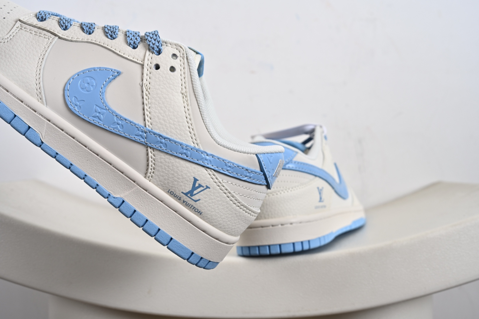 定制版NK SB Dunk Low 联名 米白冰蓝印花 周年高端定制 低帮休闲板鞋 JP1628-015