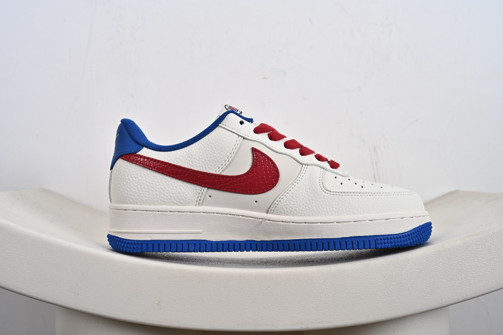 定制版NK Air Force 1 '07 Low “NBA联名——快船米蓝红”空军一号 低帮 运动鞋 休闲鞋 QW5606-274
