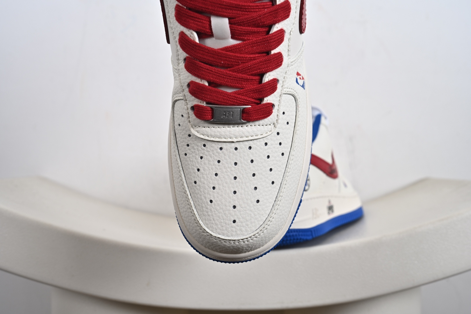 定制版NK Air Force 1 '07 Low “NBA联名——快船米蓝红”空军一号 低帮 运动鞋 休闲鞋 QW5606-274