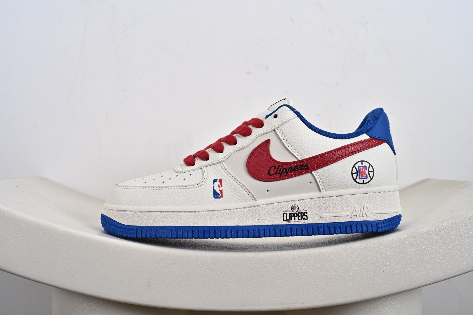 定制版NK Air Force 1 '07 Low “NBA联名——快船米蓝红”空军一号 低帮 运动鞋 休闲鞋 QW5606-274
